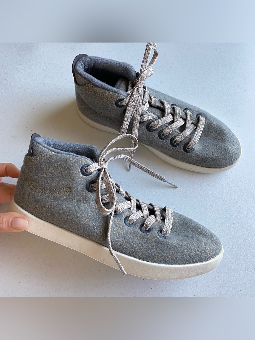 Allbirds Woman’s Size 7 Charcoal Grey Mid Top Lace-up Wool Knit Sneaker